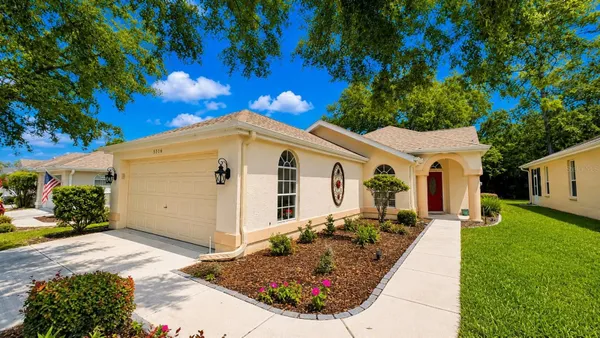 Property Slideshow image 2 of 33 | 5556 legend hills ln, Spring Hill, FL, 34609