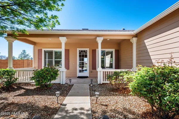 Property Slideshow image 2 of 43 | 7876 n siesta sunset ln, Prescott Valley, AZ, 86315