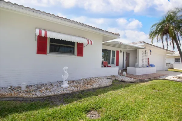 Property Slideshow image 2 of 35 | 3836 100th pl, Pinellas Park, FL, 33782
