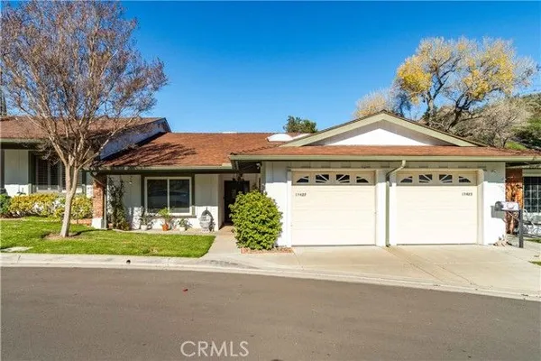 Property Slideshow image 2 of 34 | 19427 oak crossing rd, Newhall, CA, 91321