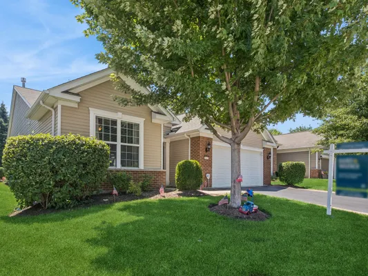 Property Slideshow image 2 of 36 | 2873 cascade falls cir, Elgin, IL, 60124