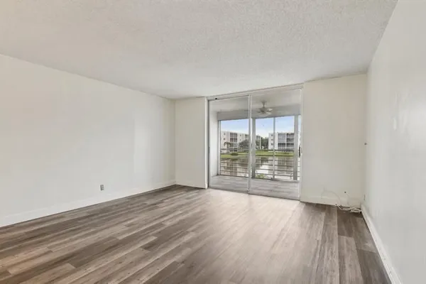 Property Slideshow image 3 of 39 | 1024 se 4th ave 204, Dania Beach, FL, 33004