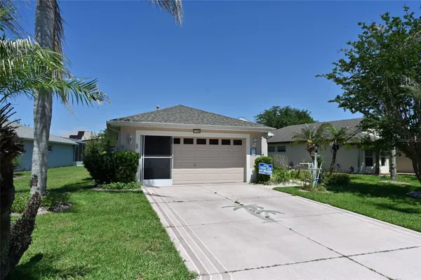 Property Slideshow image 3 of 40 | 27326 orchid glade st, Leesburg, FL, 34748