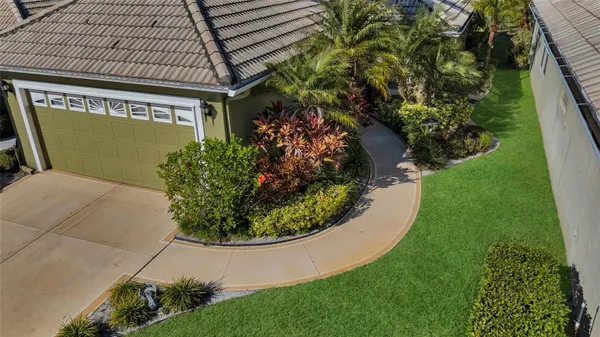 Property Slideshow image 3 of 46 | 9008 heathland ct, Mount Dora, FL, 32757