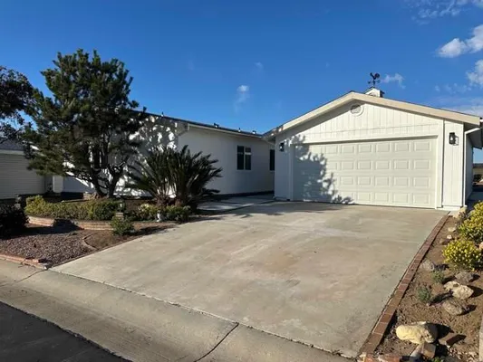 Property Slideshow image 2 of 35 | 1438 salem ct, Oceanside, CA, 92057