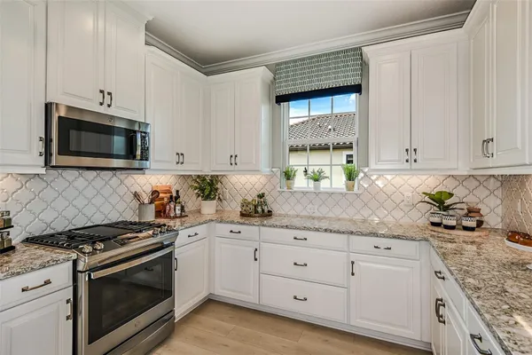 Property Slideshow image 3 of 60 | 3316 porto ln, Bradenton, FL, 34211