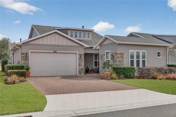 Property Slideshow image 2 of 96 | 5701 nw 40th loop, Ocala, FL, 34482