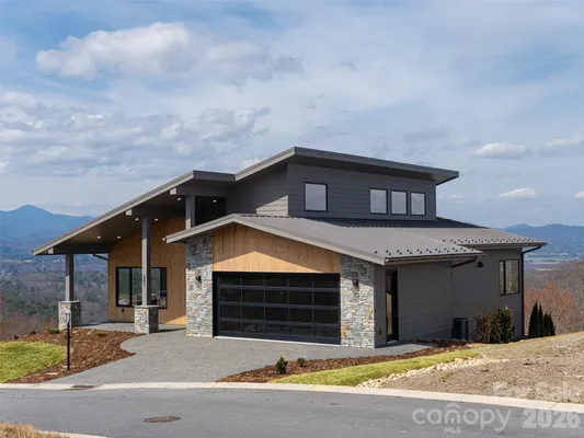 Property Slideshow image 3 of 48 | 247 coachman dr, Hendersonville, NC, 28791