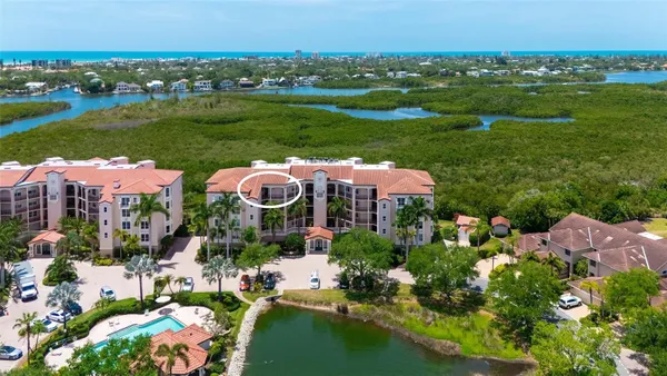 Property Slideshow image 2 of 37 | 5420 eagles point cir 402, Sarasota, FL, 34231