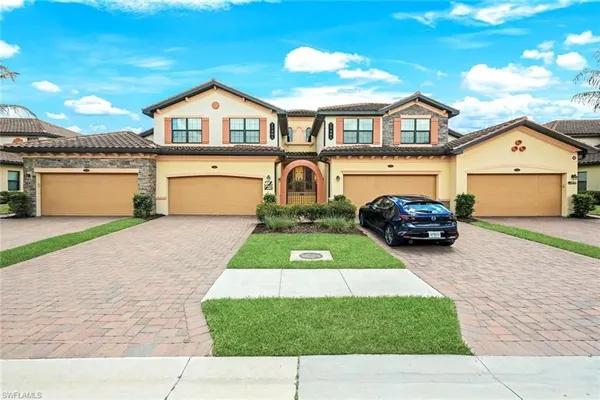 Property Slideshow image 2 of 37 | 17401 cherrywood ct 7404, Bonita Springs, FL, 34135