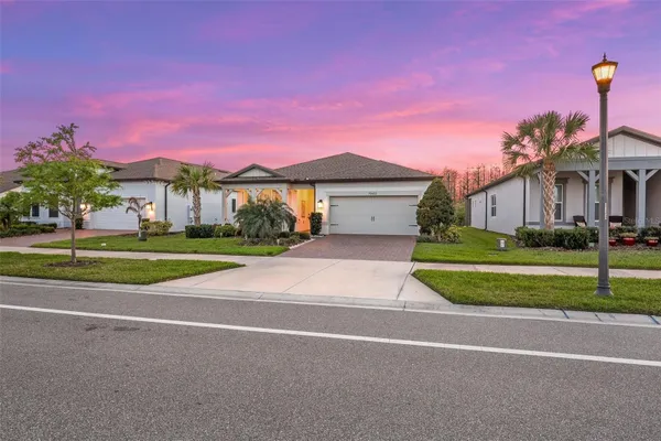 Property Slideshow image 3 of 61 | 19469 sea glass cir, Land O Lakes, FL, 34638