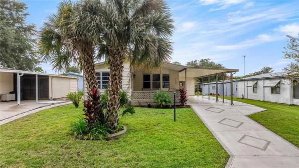 Property Slideshow image 2 of 31 | 712 devon dr, Lady Lake, FL, 32159