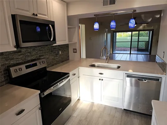 Property Slideshow image 3 of 28 | 6343 palma del mar blvd 126, St Petersburg, FL, 33715