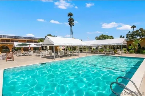 Property Slideshow image 2 of 19 | 3660 vista campana 23, Oceanside, CA, 92057