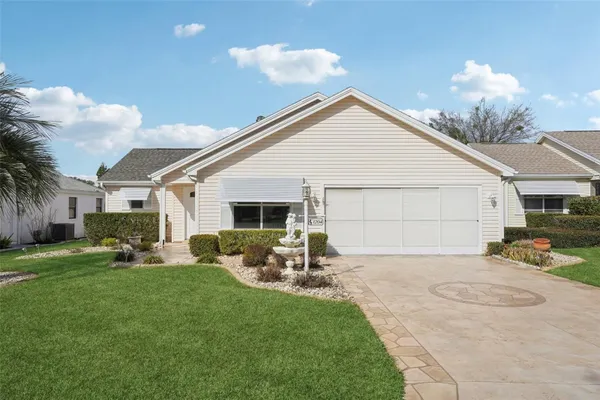 Property Slideshow image 2 of 46 | 1204 barcelona dr, Lady Lake, FL, 32159