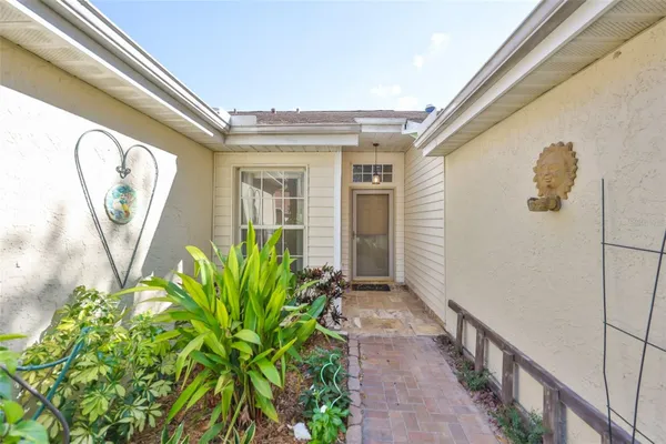 Property Slideshow image 2 of 57 | 2505 new haven cir # 109, Sun City Center, FL, 33573