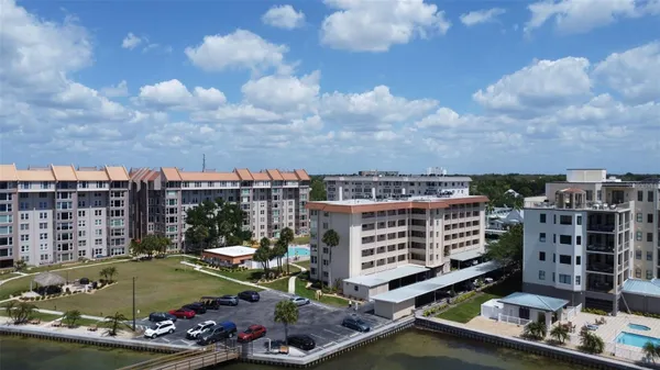 Property Slideshow image 2 of 31 | 620 edgewater dr 102, Dunedin, FL, 34698