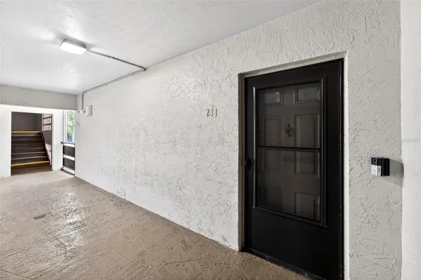 Property Slideshow image 2 of 65 | 6190 80th st 211, St Petersburg, FL, 33709