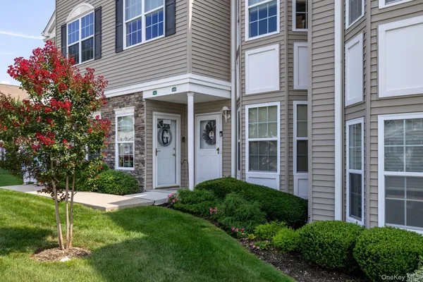 Property Slideshow image 3 of 32 | 421 autumn dr, Hempstead, NY, 11554