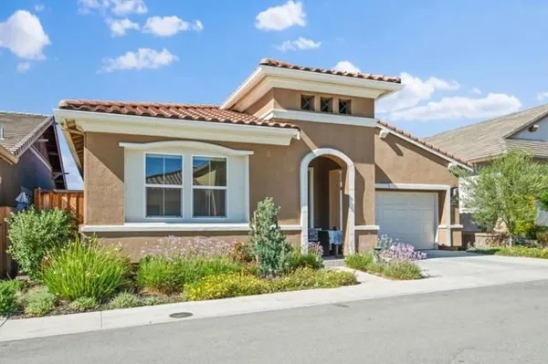 Property Slideshow image 2 of 31 | 1120 richard rd, Hollister, CA, 95023