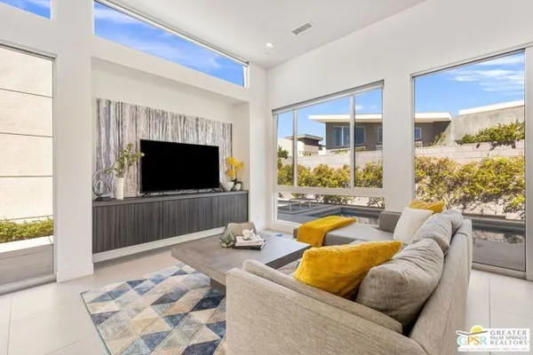 Property Slideshow image 2 of 32 | 4251 amber ln, Palm Springs, CA, 92262