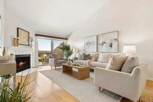 Property Slideshow image 2 of 35 | 2118 valleydale ln, Encinitas, CA, 92024