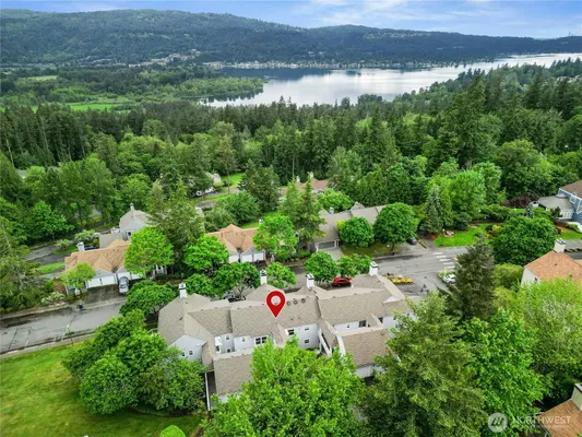 Property Slideshow image 2 of 34 | 22215 se 42nd ln 2079, Issaquah, WA, 98029