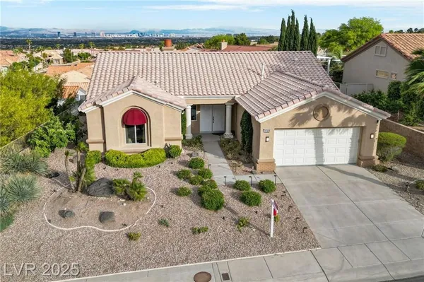 Property Slideshow image 2 of 75 | 2728 faiss dr, Las Vegas, NV, 89134
