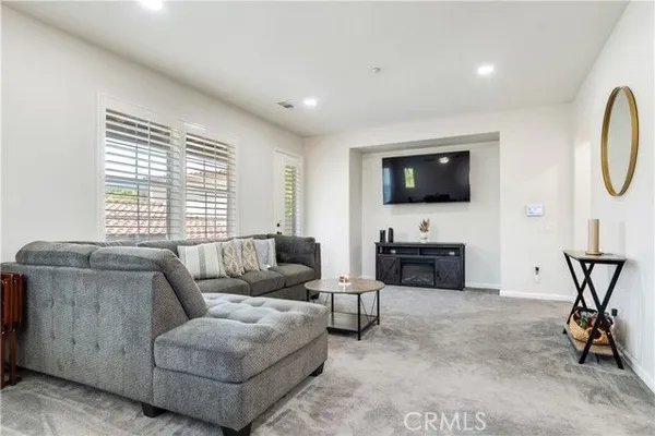 Property Slideshow image 3 of 33 | 4313 owens st 102, Corona, CA, 92883