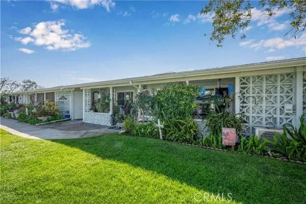 Property Slideshow image 3 of 43 | 1301 skokie rd 27h, Seal Beach, CA, 90740