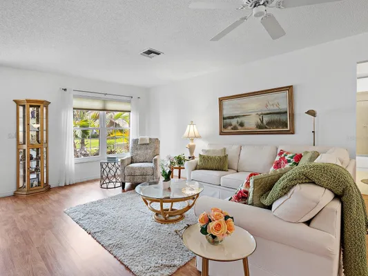 Property Slideshow image 3 of 20 | 4266 oakhurst cir 3060, Sarasota, FL, 34233
