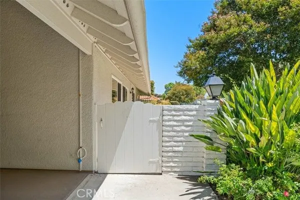 Property Slideshow image 3 of 25 | 2046 via mariposa e p, Laguna Woods, CA, 92637