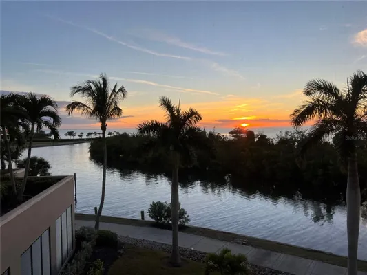 Property Slideshow image 2 of 74 | 3321 sunset key cir 204, Punta Gorda, FL, 33955