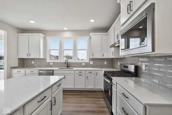 Property Slideshow image 3 of 45 | 766 daisy st, Greenwood, IN, 46143