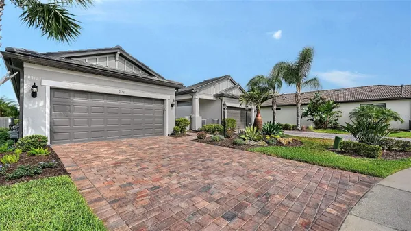 Property Slideshow image 2 of 57 | 7636 kirkland cv, Bradenton, FL, 34202