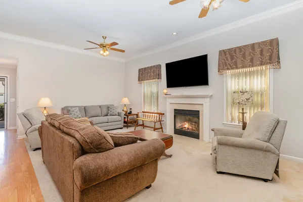 Property Slideshow image 3 of 15 | 646 forest glen cir, Murfreesboro, TN, 37128