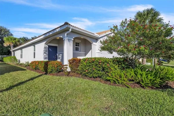 Property Slideshow image 3 of 49 | 2155 summersweet dr, Alva, FL, 33920
