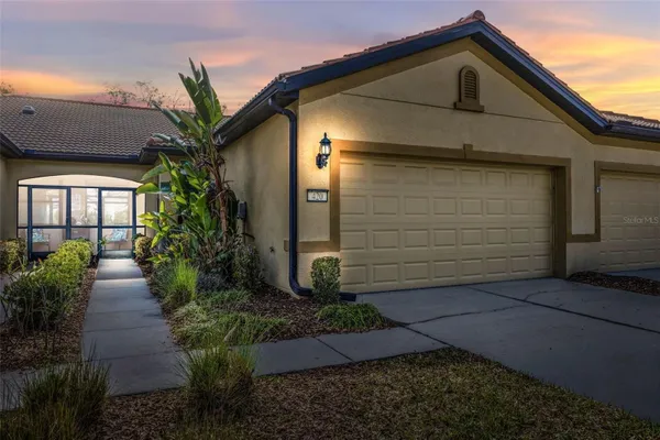 Property Slideshow image 2 of 48 | 420 seneca falls dr, Apollo Beach, FL, 33572