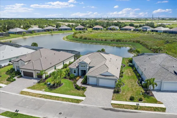 Property Slideshow image 2 of 49 | 11169 hogan cir, Englewood, FL, 34223