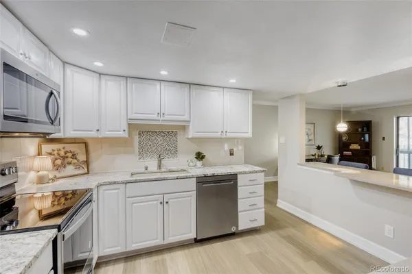 Property Slideshow image 2 of 29 | 14102 e linvale pl 305, Aurora, CO, 80014