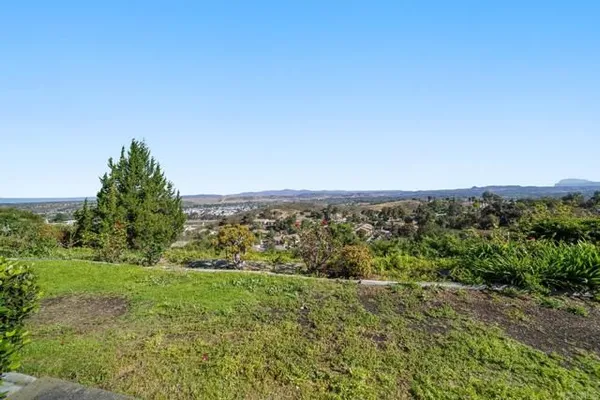 Property Slideshow image 3 of 32 | 3902 vista campana 22, Oceanside, CA, 92057