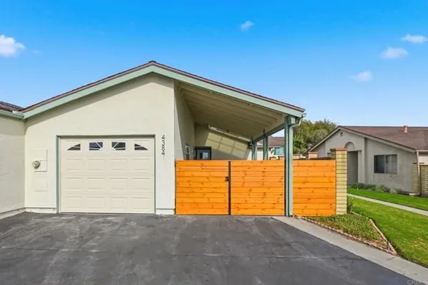 Property Slideshow image 2 of 28 | 4384 albatross way, Oceanside, CA, 92057