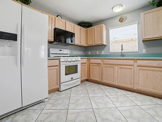 Property Slideshow image 2 of 27 | 872 winchester ct, The Villages, FL, 32162