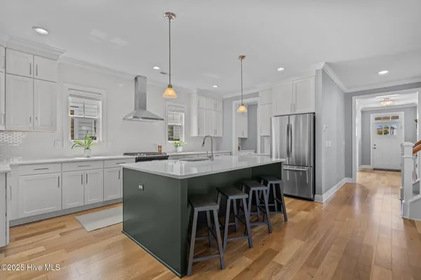 Property Slideshow image 3 of 63 | 4563 old towne st, Wilmington, NC, 28412