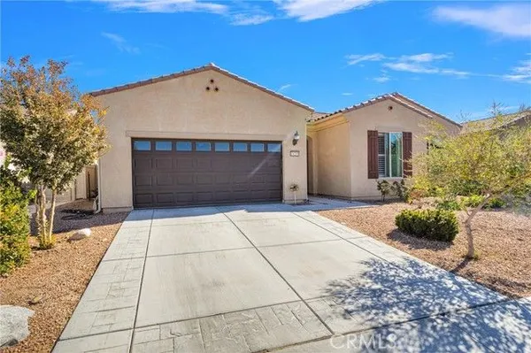 Property Slideshow image 2 of 49 | 19255 castana st, Apple Valley, CA, 92308