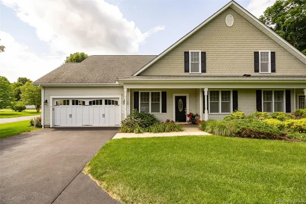 Property Slideshow image 2 of 38 | 5 maggie may way, Philipstown, NY, 10516
