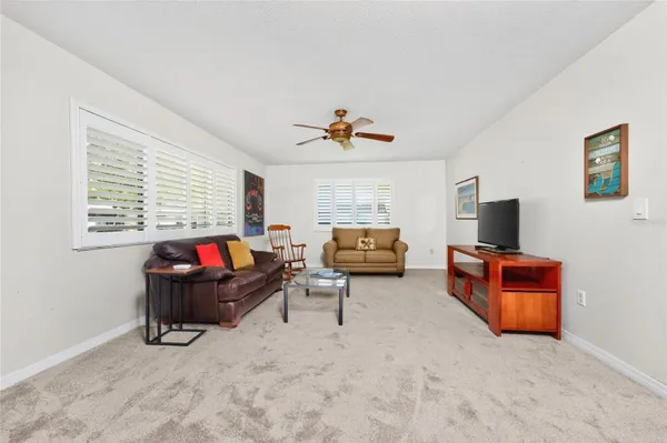 Property Slideshow image 2 of 71 | 3972 overlook bnd 28, Sarasota, FL, 34232