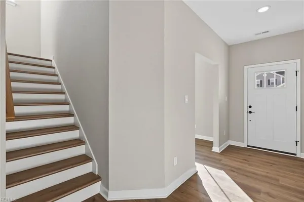 Property Slideshow image 2 of 23 | 4406 abercorn dr, Suffolk, VA, 23435