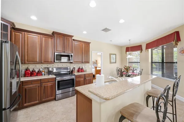 Property Slideshow image 3 of 60 | 107 silver falls dr dr, Apollo Beach, FL, 33572