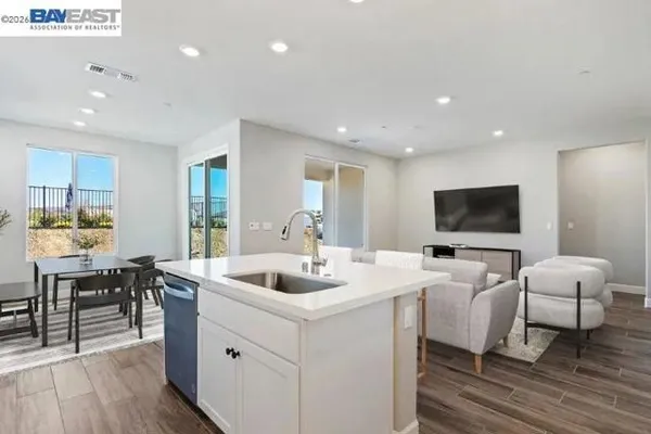 Property Slideshow image 3 of 25 | 1808 cresthaven st, Brentwood (Cc), CA, 94513
